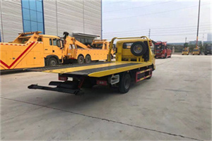 云安非事故拖车